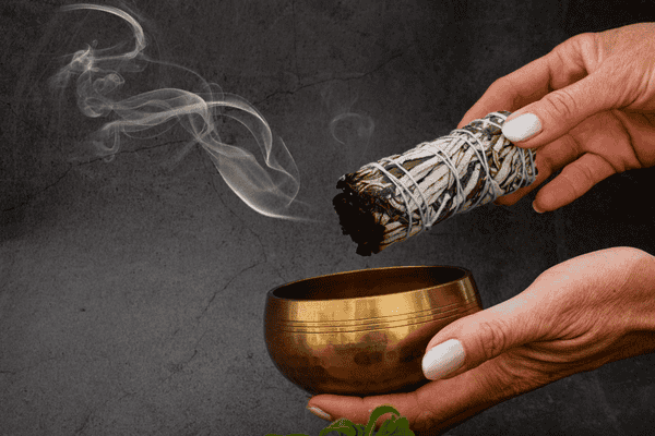 incenso de sálvia-zabryel-Imagem-Canva