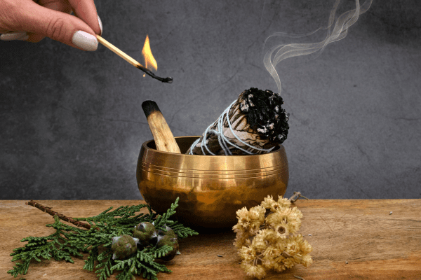 incenso de sálvia zabryel Imagem Canva (6)