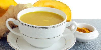 Sopa de abóbora com gengibre e coentro Imagem Canva